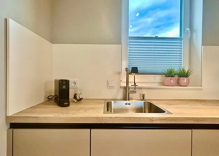 In Fusslaeufiger Naehe Zu Airport-messe 2 Appartement