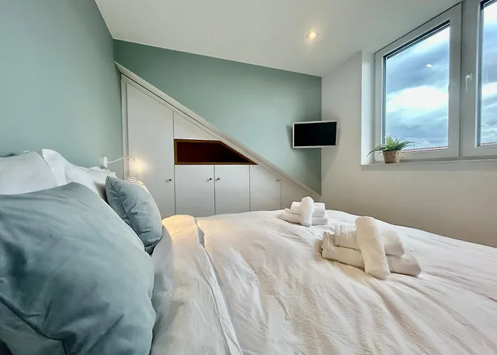 In Fusslaeufiger Naehe Zu Airport-messe 2 Appartement