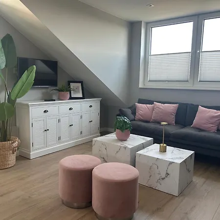 In Fußläufiger Nähe Zu Airport-messe Apartment